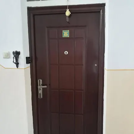 Zsolnay Apartment